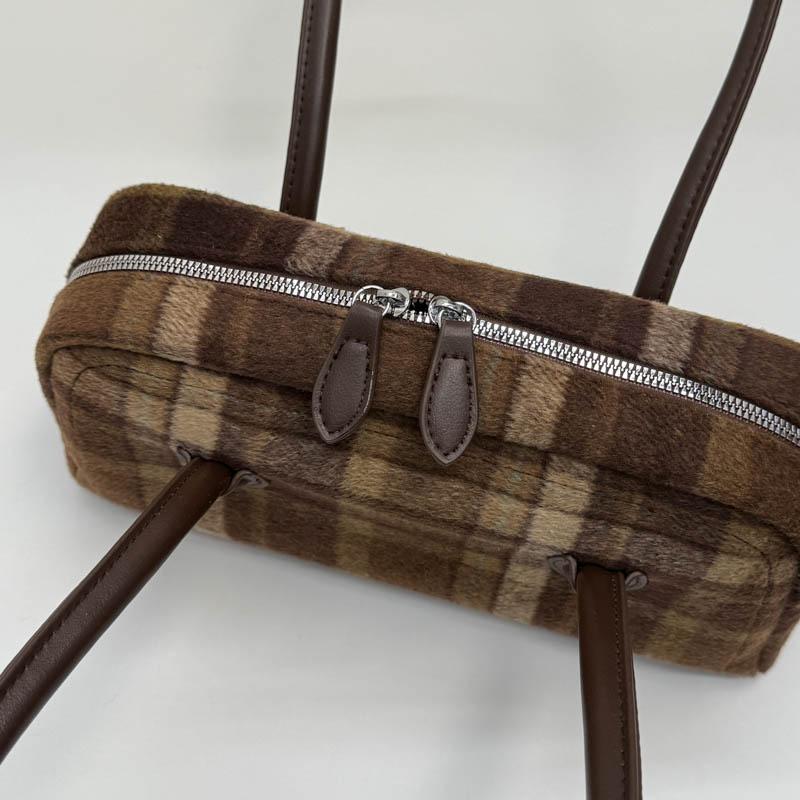 New Arrival Vintage Plaid Bowling Bag for Women Woolen Tartan Underarm Shoulder Bags Retro Soft Handbag for Daily Work