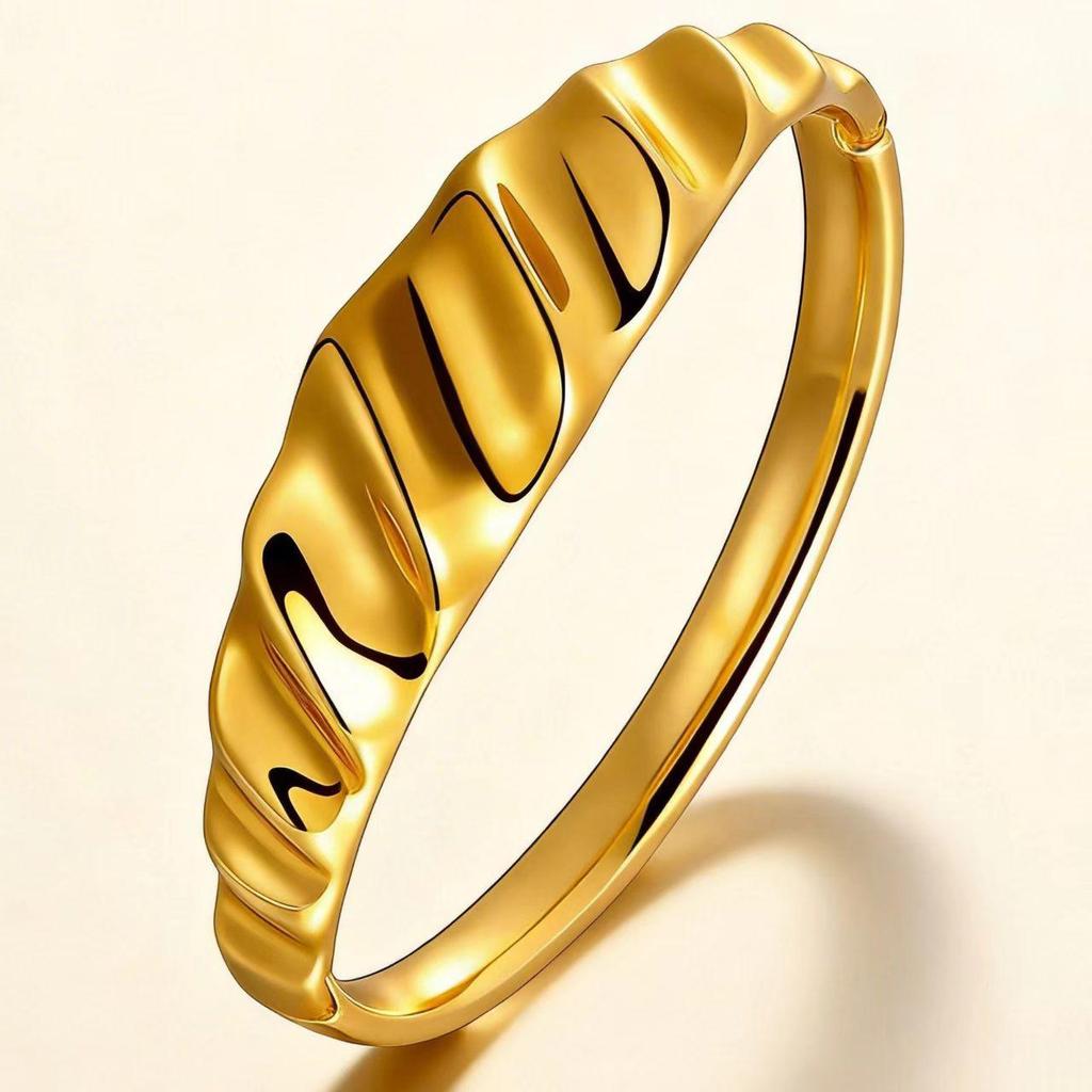 New Heart-Shaped Stainless Steel Bracelet for Girls - Fashionable, Simple, Versatile, Non-Fading Wristband