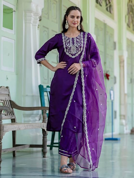 Women s Designer Silk Blend Embroidered Kurta with Pant  Dupatta Set S