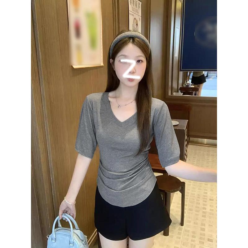 Design sense front shoulder short-sleeved T-shirt female slim and thin versatile simple style bottom V-neck waist top ins tide