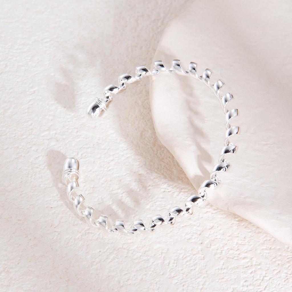 European & American High-End Gold Wire Multi-Layer Bracelet Necklace.