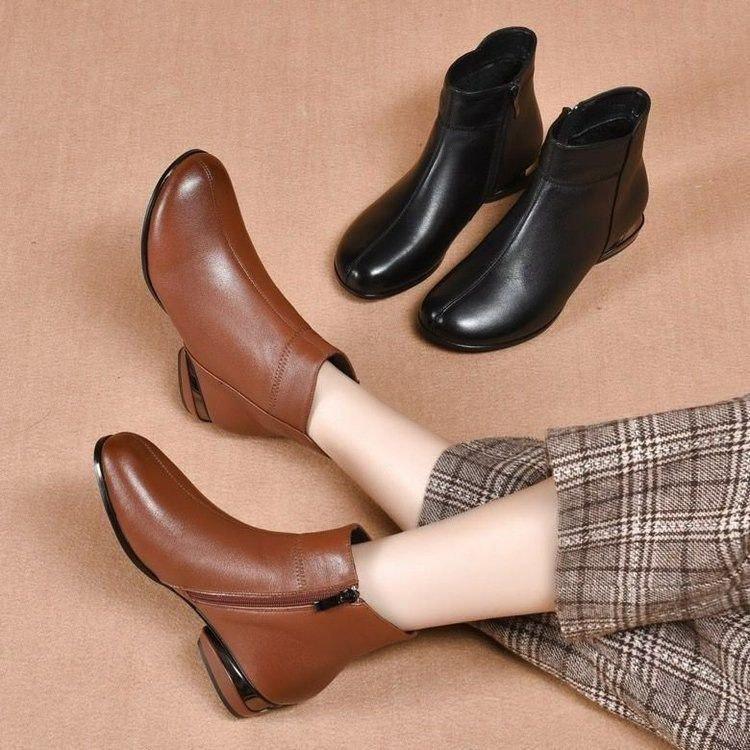 Flat-bottomed Fashion Short Boots Women's 2025 New Autumn Single Boots Round-headed Soft Leather Bare Boots Winter Mother Soft-soled Martin Boots