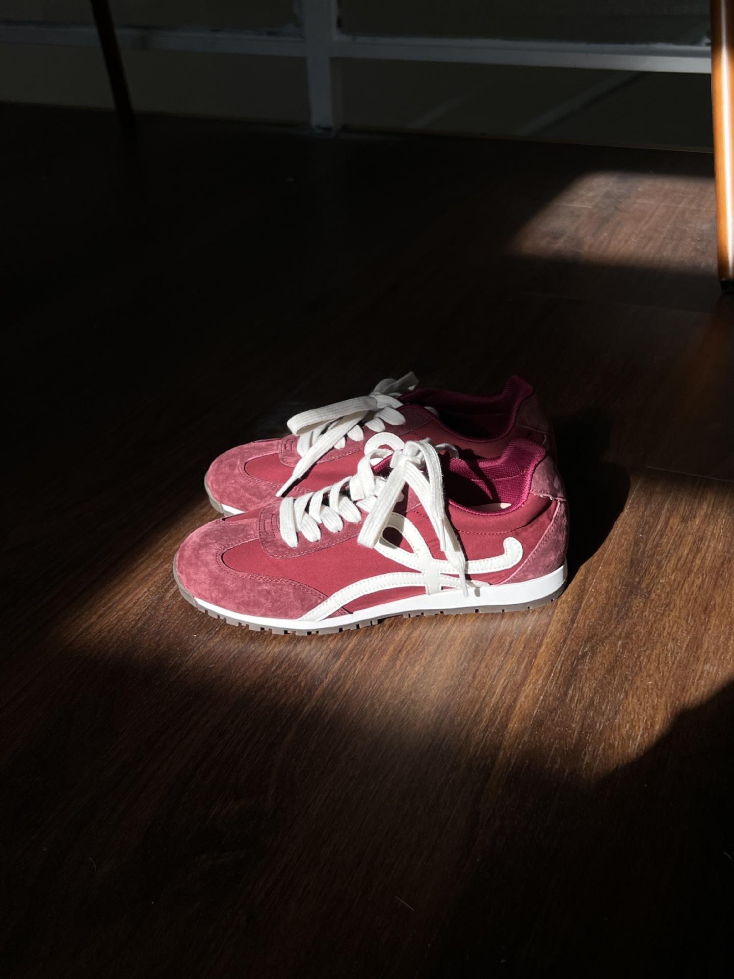 

2025 new spring and summer design thick-soled heightening moral training shoes student sports shoes color matching athletics casual shoes women 39