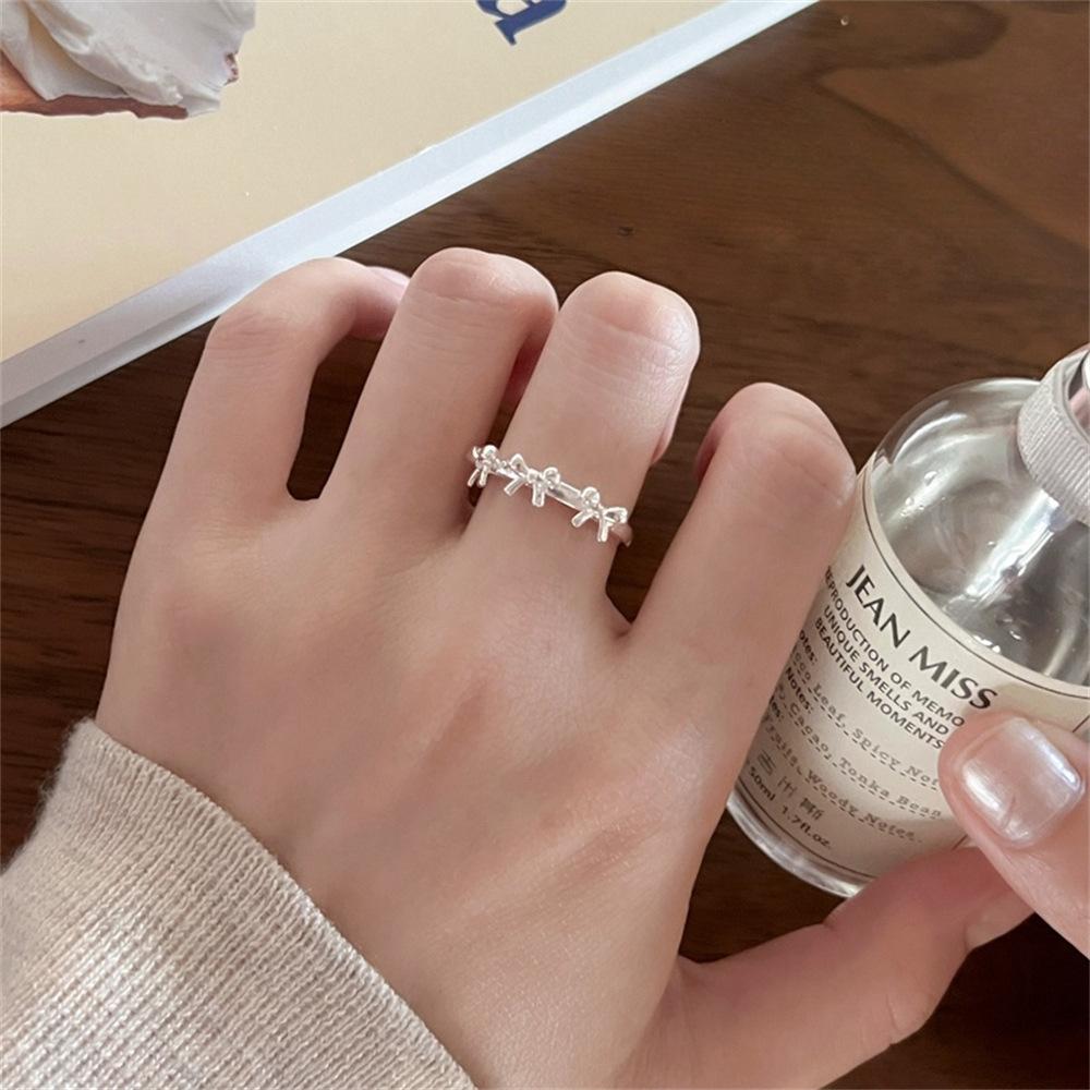 Schlichter Ring unregelmäßig 925er Sterlingsilberring Ins-Wind-Nischen-Design offener schlichter Silberring Großhandel