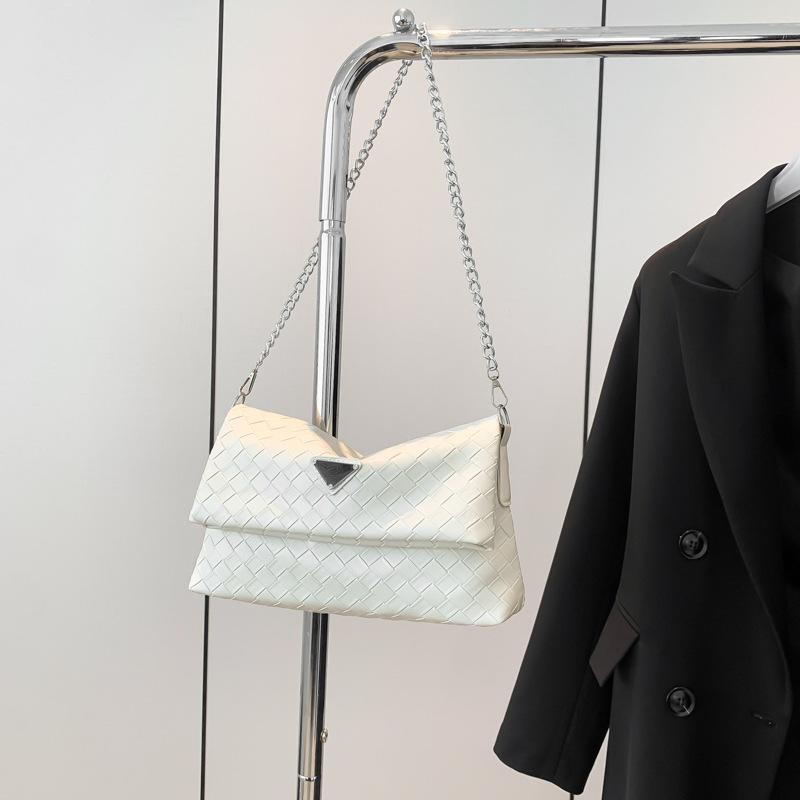 

Європейська та американська модна мережа сумок-месенджерів жіноча літня 2024 нова проста повсякденна невелика квадратна сумка красива іноземна сумка під пахву білий