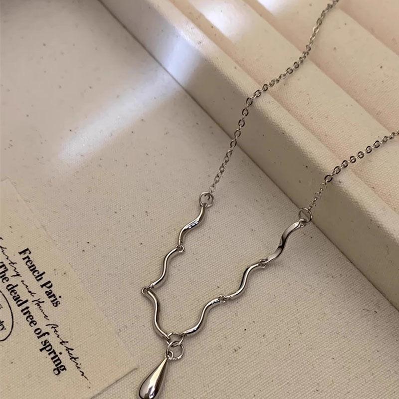 

Fashion Water Drop Pendant Necklace for Women Light Luxury Laziness High Quality Irregular Tassel Collar Chain Necklace Jewelry