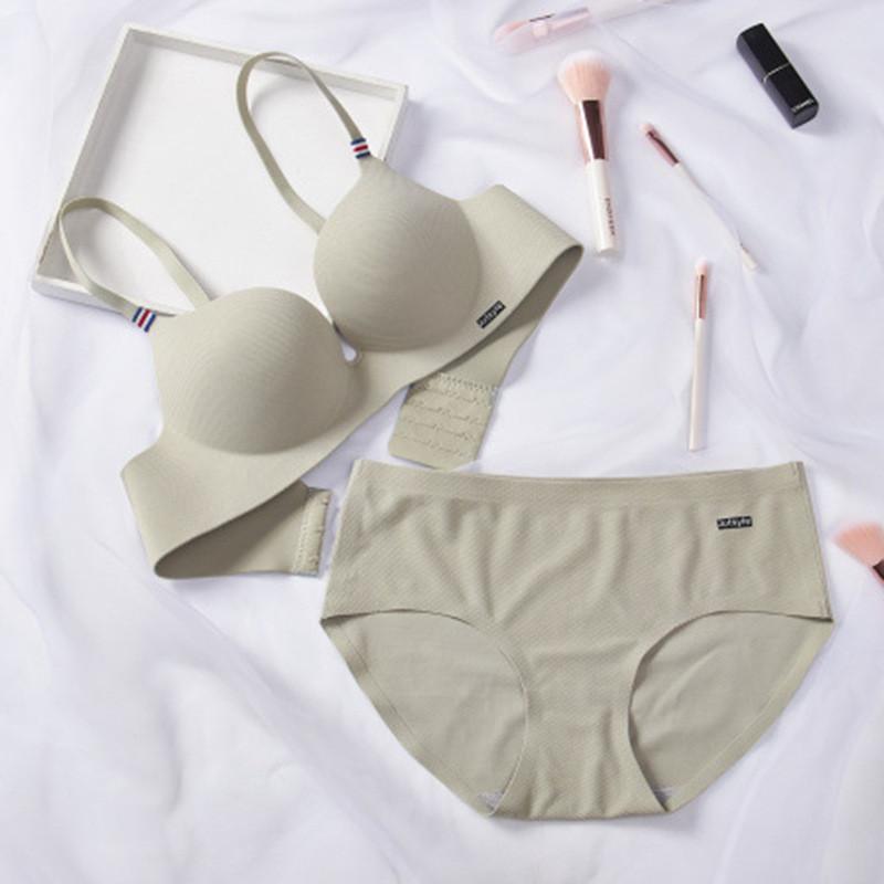 Seamless French Style Girls Push Up Bra With Breathable Nylon For Comfort And Support