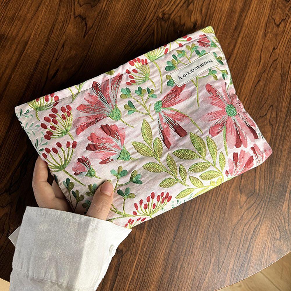 

Fashion Dasiphora Fruticosa Makeup Bag Travel Organizer Portable Cosmetic Bag Large Capacity Washbag