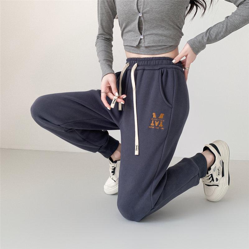 2023 Herbst/Winter Samt Verdickte Knöchel Sport Slim-Fit Hose - Damen Locker Bestickte Harem Jogginghose, Koreanischer Stil