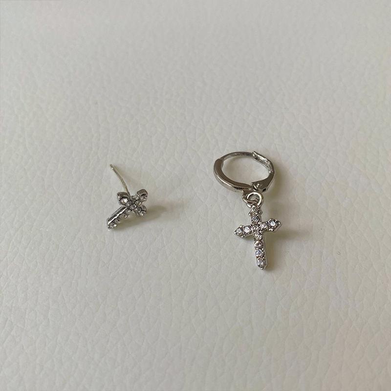 2024 Personalized High-End Punk Cross Stud Earrings for Couples