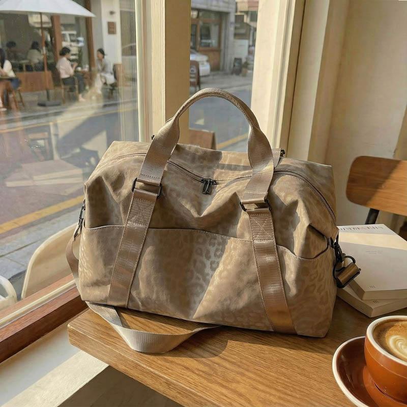 Large Capacity Handheld Travel Bag, Leopard Print Design, Waterproof Luggage Bag, Suitable for Business Trips, Travel, Gym, Storage and Other Purposes