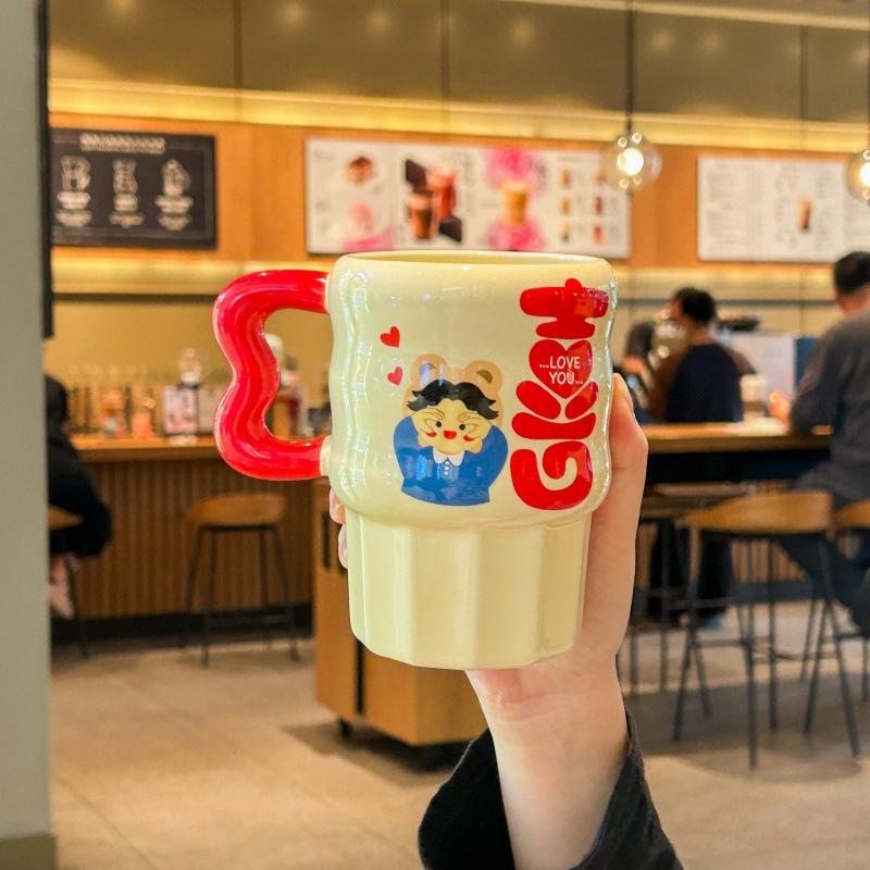 

Милая и праздничная детская чашка-соломинка, высококачественная керамическая кружка с крышкой, парная, для девушки, практичный подарок на день рождения 401-500ml