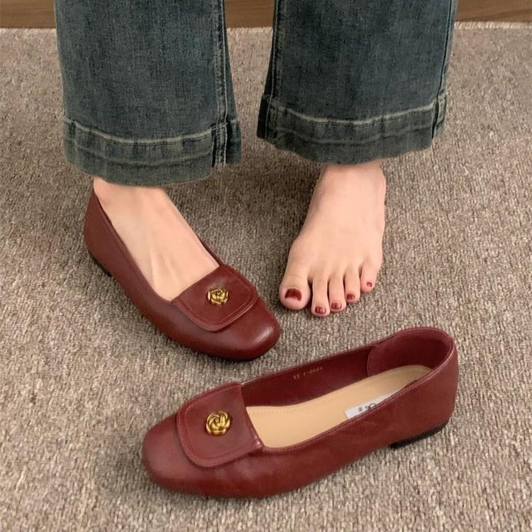 French women's shoes design sense niche flat shoes ladyshoes one pedal retro shoes spring and summer Xiaoxiangfeng red single shoes