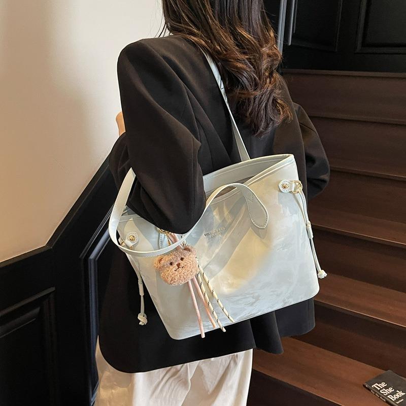 Large-capacity bag women's new summer versatile shoulder bag casual texture commuter tote bag