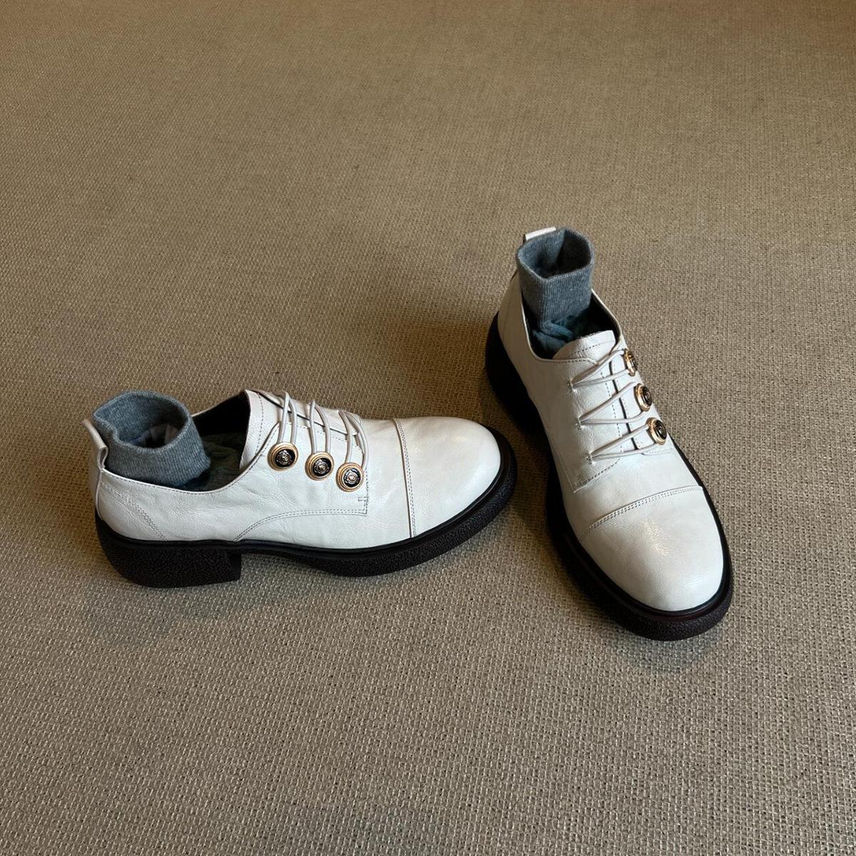 

Универсальные туфли на платформе в стиле французской Хепберн, женские кожаные туфли в стиле ретро с круглым носком и толстым каблуком, на пуговицах 35 белый