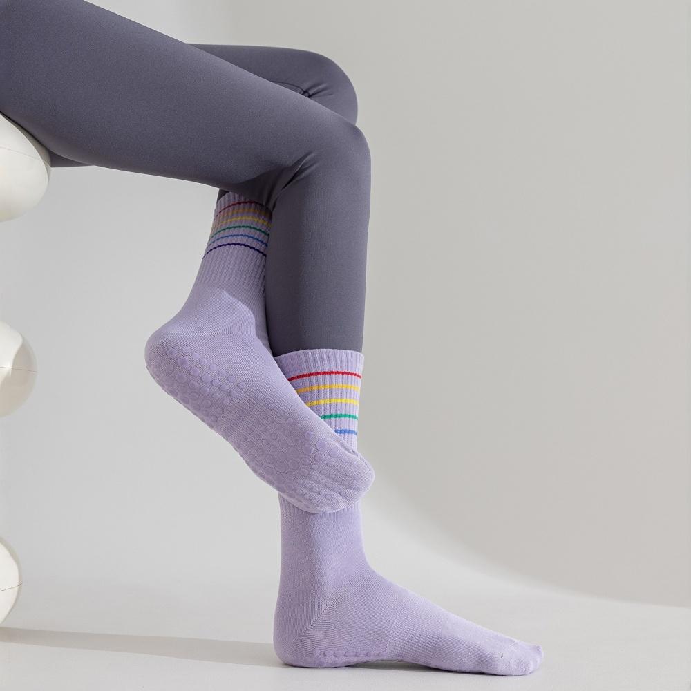 1 Pair Yoga Socks Anti Slip Silicone Mid-Calf Women Sports Socks 95% Cotton Sweat-Absorbent Anti-Odor Breathable Socks