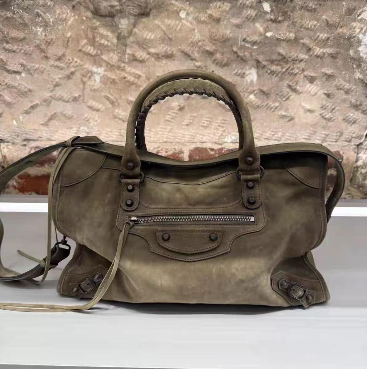 

New fashion rivet tote bag large capacity suede Spice Girl bag women s high-end commuting portable messenger bag оливковий колір