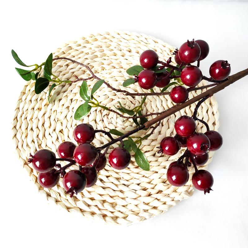 

2 шт. Имитация 3-головой маленькой гранатовой ветки, имитация фруктовых ягод, рождественских фруктов, реквизит для стрельбы, мягкое украшение для дома, прямые продажи