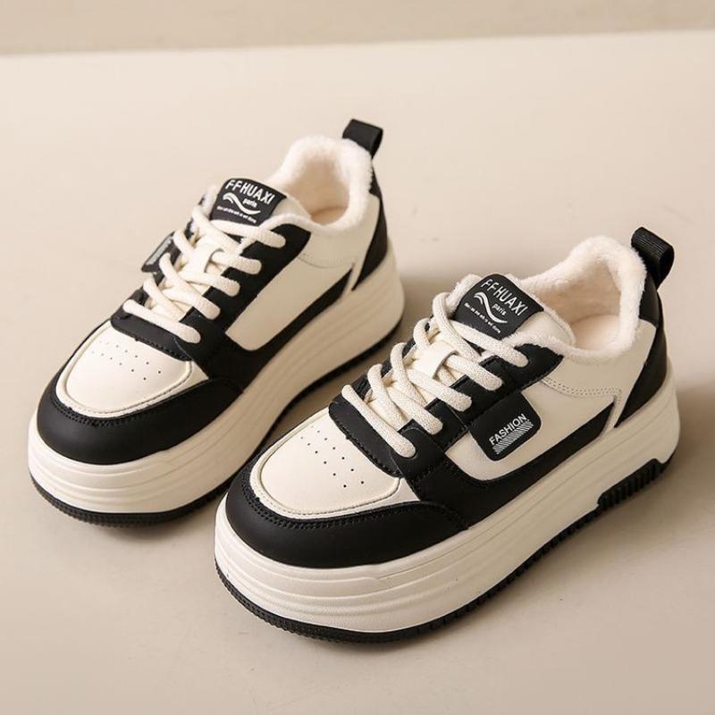 

New round head velvet little white shoes women s autumn and winter versatile sports and leisure cotton shoes board shoes 40