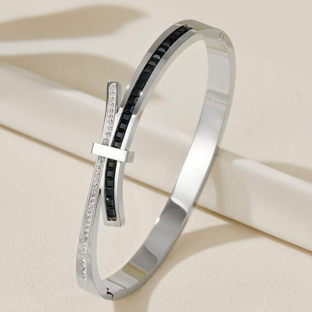 Bracelet de Luxe en Acier Inoxydable pour Femme: Titane Électroplaqué, Sertissage Diamants Complet, Style Européen-Américain
