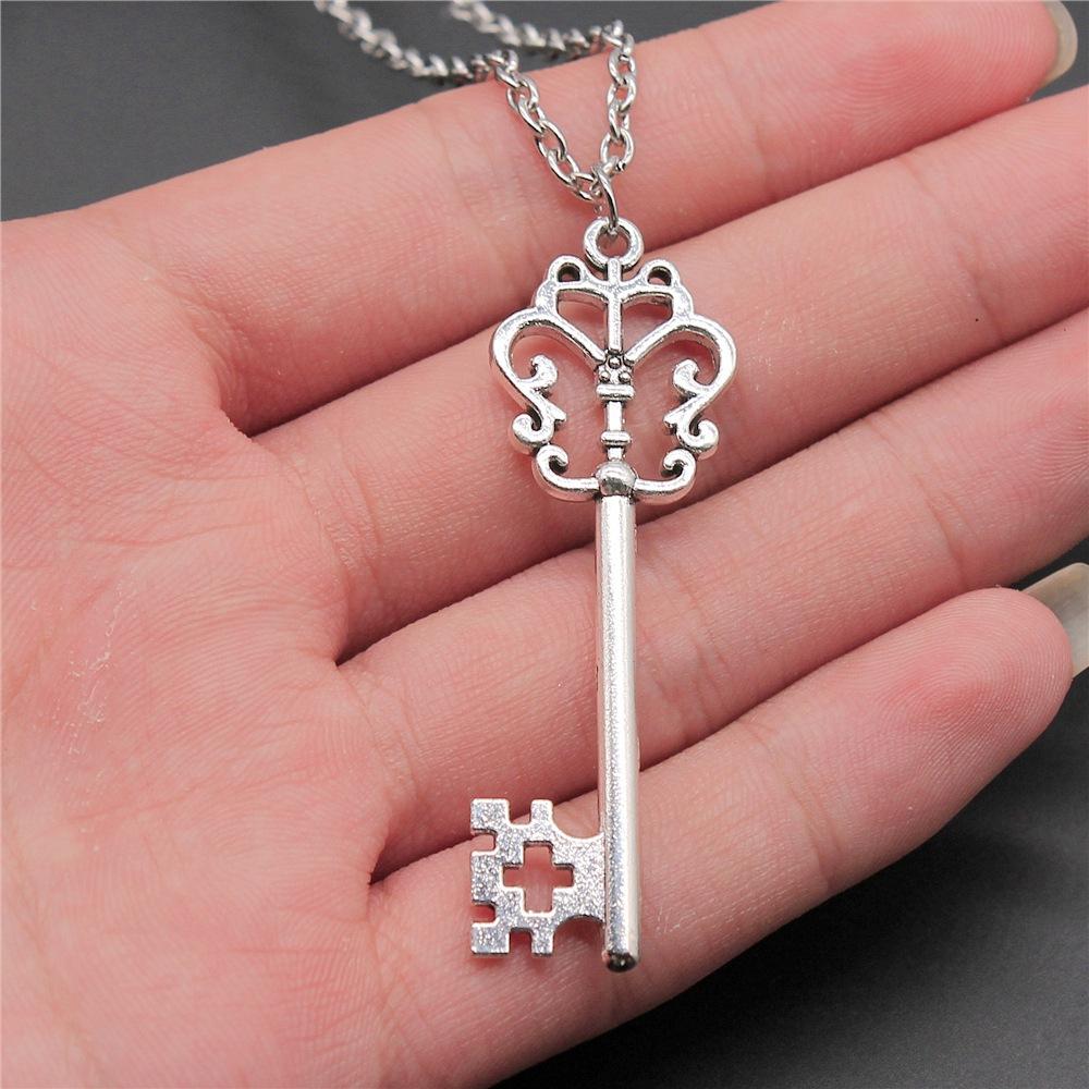 Vintage Big Key Pendant Long Chain Necklace For Women Girl Birthday Gift Enter University Gift Costume Jewellery Necklace
