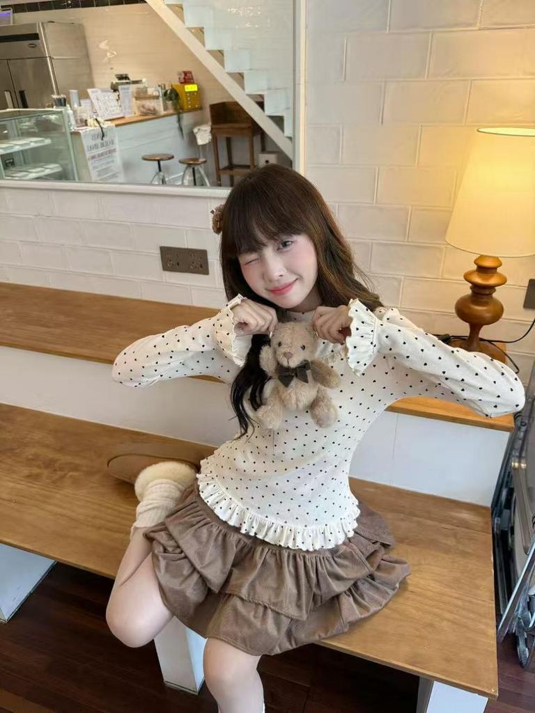 Hong Kong Style Women's Heart Polka Dot Long Sleeve Thermal Fleece T-shirt, Light Apricot Lace Patchwork, Autumn/Winter.