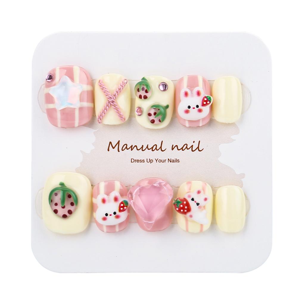 Gentle Pink Short Fake Nails with Rhinestone with Harmless and Smooth Edge Nails for Fingernail DIY Decoration