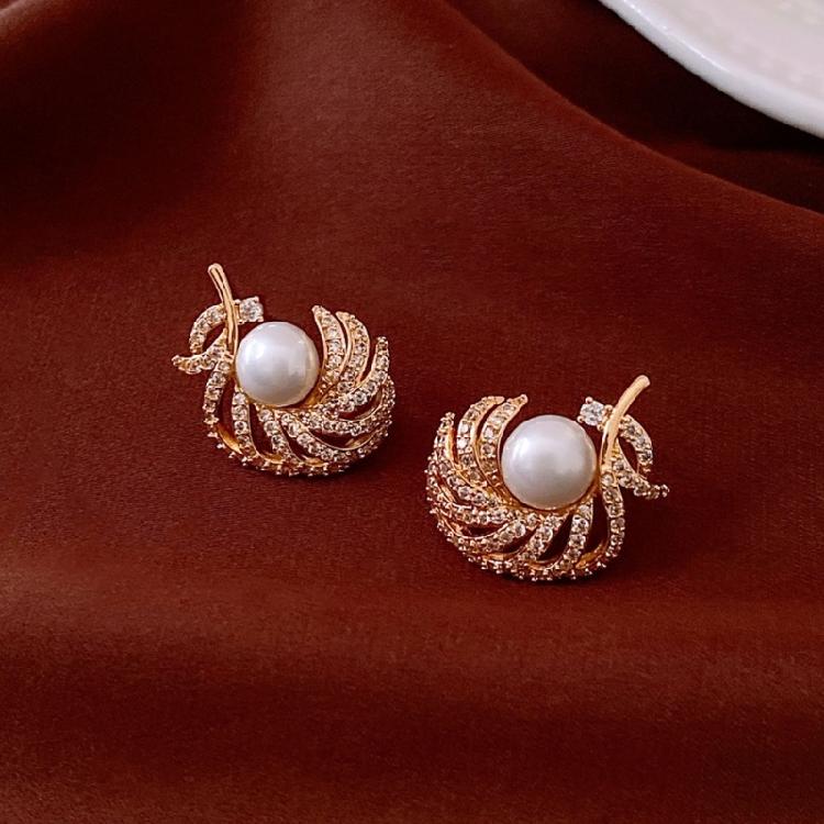 Versatile Pearls Earrings Showcasing Beautiful Freshwater Pearls and Sturdy Copper Materials for Every Stylish Outfits