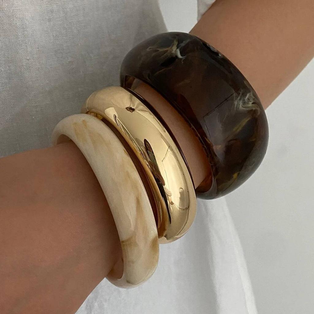 SHIXIN Retro Brown Thick Resin Acrylic Wide Bangle Bracelet for Women Minimalist Metal Big Round Bracelet Autumn/Winter Jewelry