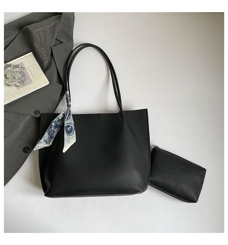Large capacity Fashionable Ladies' Commuter Style Shoulder Bag Bucket Bag