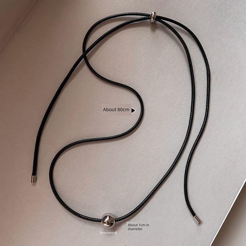 

Fashion Ins Wind Black Leather Rope Seaside Vacation Style Pendant Necklace for Women Fancy Accessible Luxury Twin Clavicle Necklace Section B