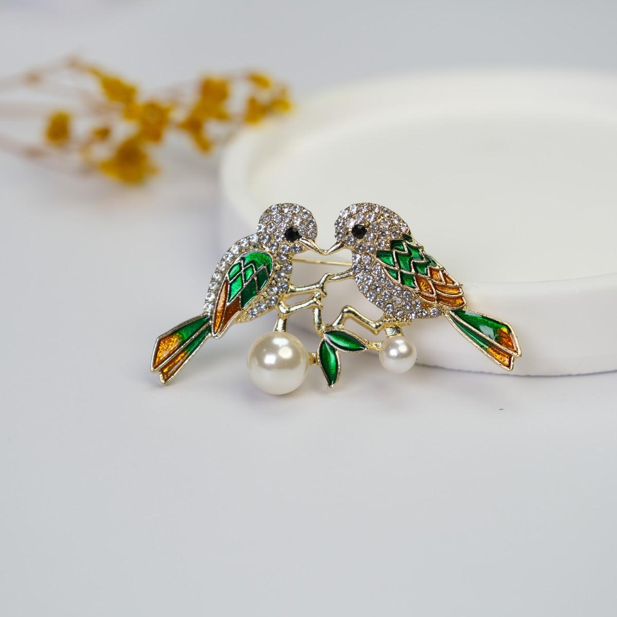 

Роскошная брошь «Сорока» с инкрустацией бриллиантами и жемчугом - Шикарный, универсальный модный аксессуар.