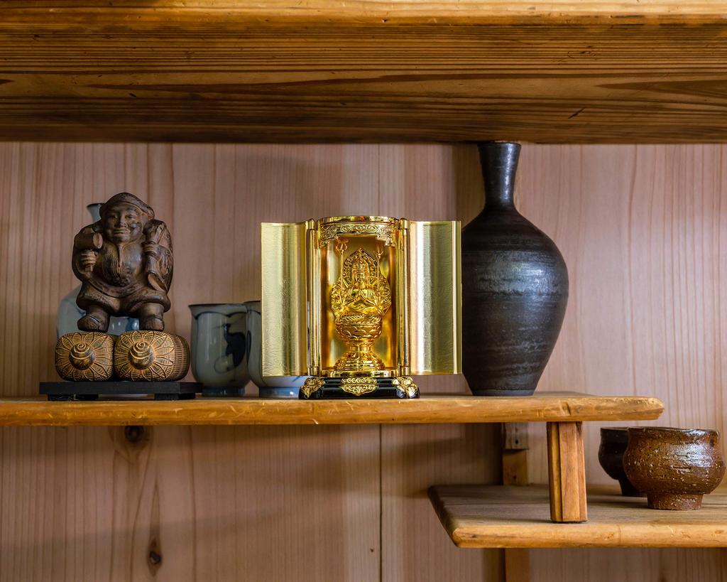 Buddhist Statue of the Kannon Bodhisattva In a Shrine Keishu Original Model In the Year of the Zodiac Guardian Takaoka Thousand-Armed (gold-plated/24k