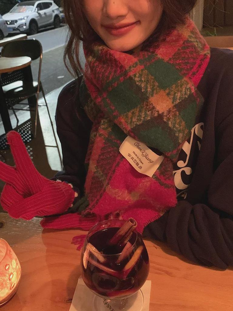 Women's Korean Plaid Tassel Scarf - Festive & Warm for Christmas & New Year