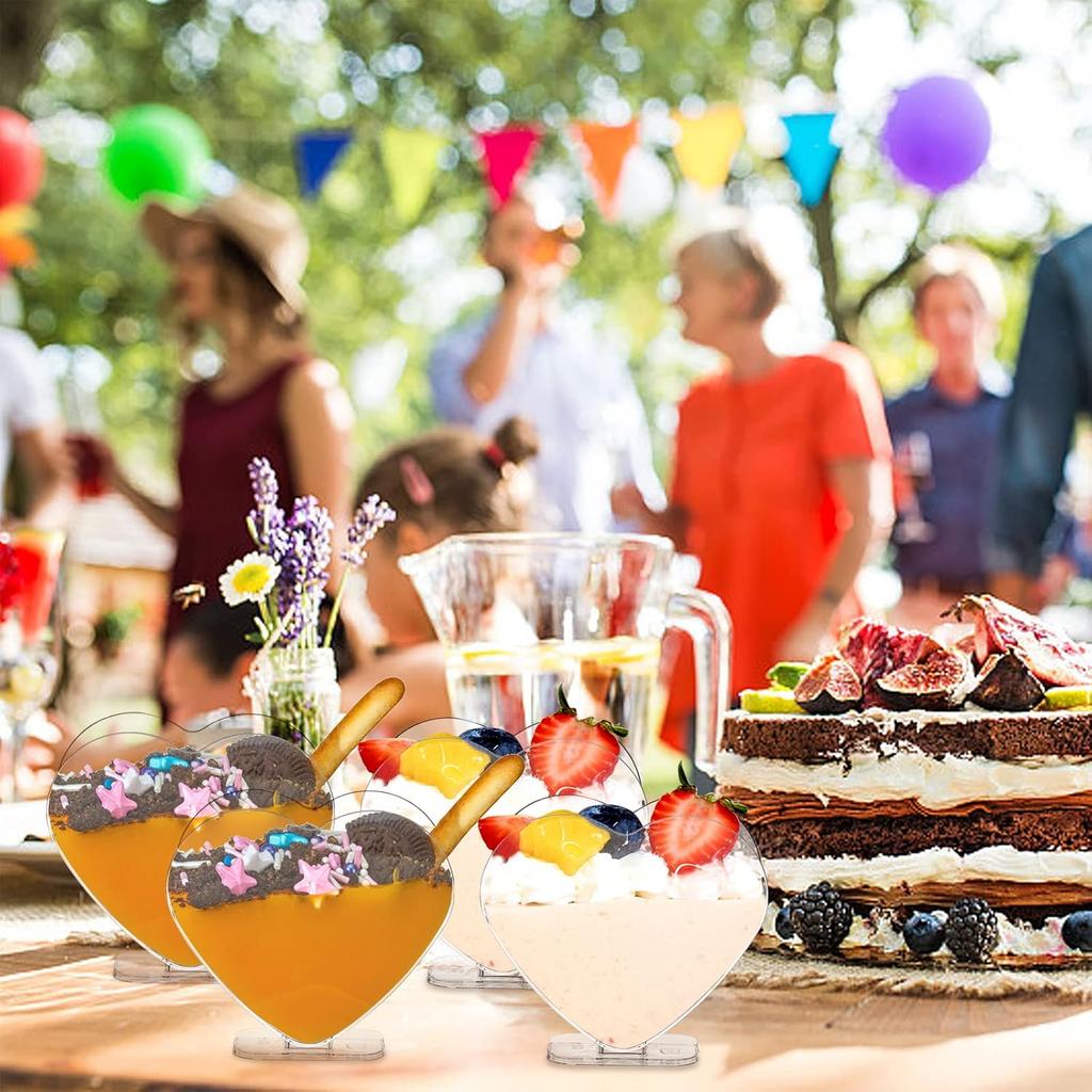 Coloch 100 Pack Plastic Mini Dessert Cup with Spoon for 4 oz Dessert/2.7 oz Liquid, Clear Parfait Appetizer Cup Heart-shaped Small Serving Bowl for