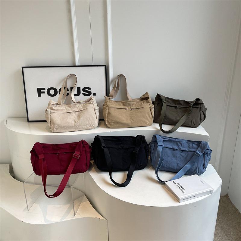 Large capacity nylon women's summer trend casual messenger bag commuting to work shoulder women's bag