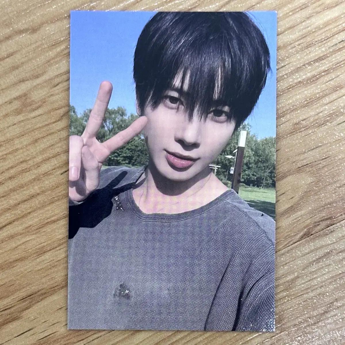 

Tomorrow X Together Tae Hyun Moazon Photocard Photo Card Concert Luck Horn Unreleased Photocard Bonus