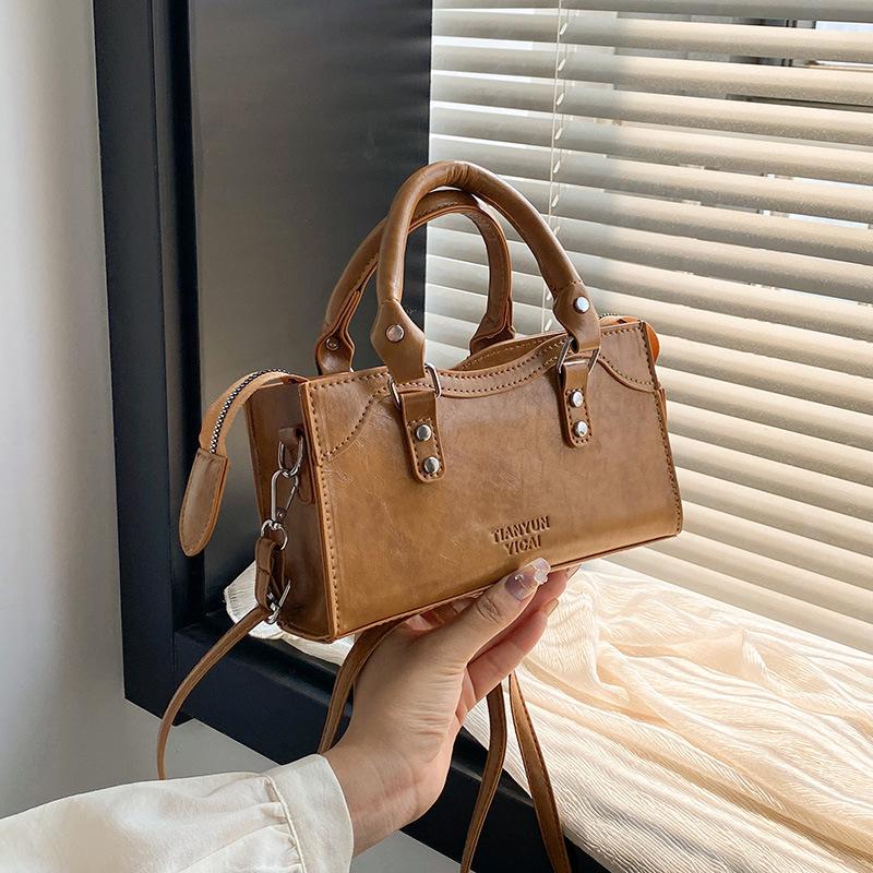 

Премиальный сенс нишевая мода сумка-подушка женская осенняя новая сумочка pu сумка-локомотив универсальная сумка-мессенджер коричневый