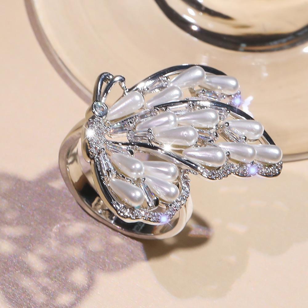 2025 Fashion Hot Ring Zircon Pearl Butterfly Closed Ring Luxury Flash Diamond Temperament Joker Ring
