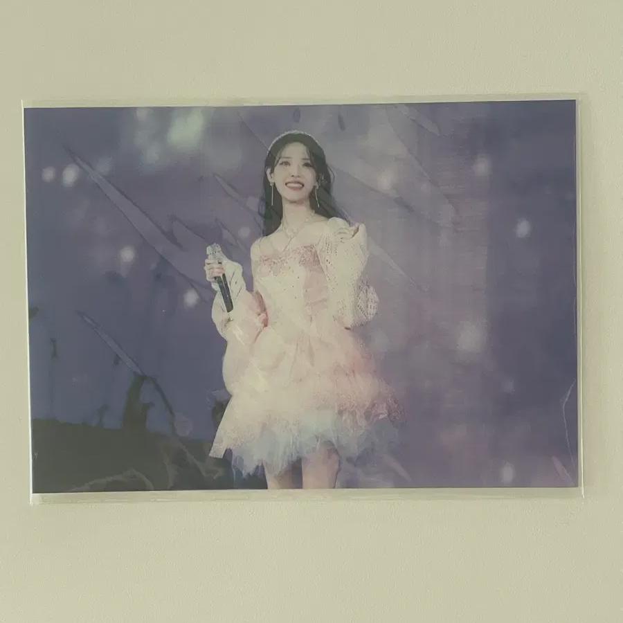 

IU Открытка-лентикуляр к «Золотому часу» (бонус за предзаказ)