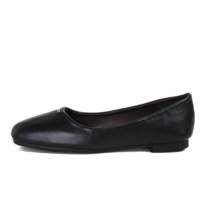 Fashion Brief Style Women Moccasins Meatal Decoration Slip On Loafers Square Toe Soft Leather Flats Women Working Shoes Big Size 43