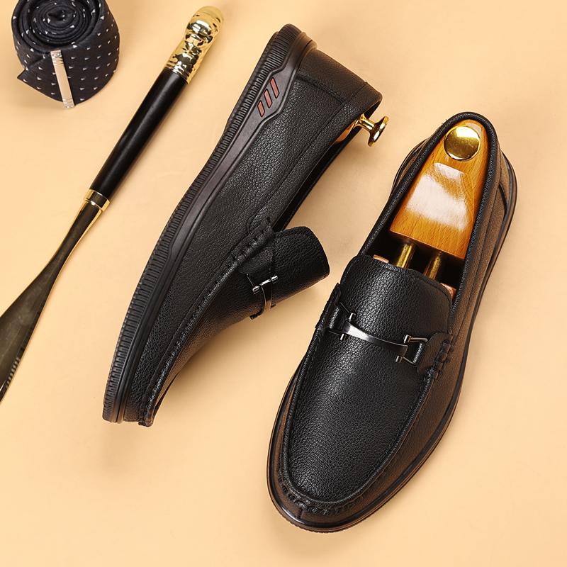 Fashion New Arrival Leather Mens Loafers Handmade Moccasins Stylish Designer Man Casual Shoes Slip On Flats Metal Buckle Male Boat Shoes
