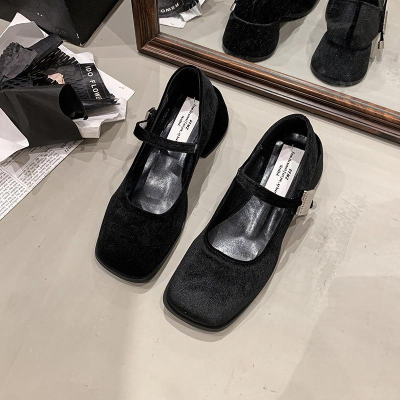 French Temperament Thick Heel Single Shoes Women's One-word Buckle Belt 2025 Spring and Autumn Retro Woolen Square Head Shallow Mouth Mary Jane Shoes