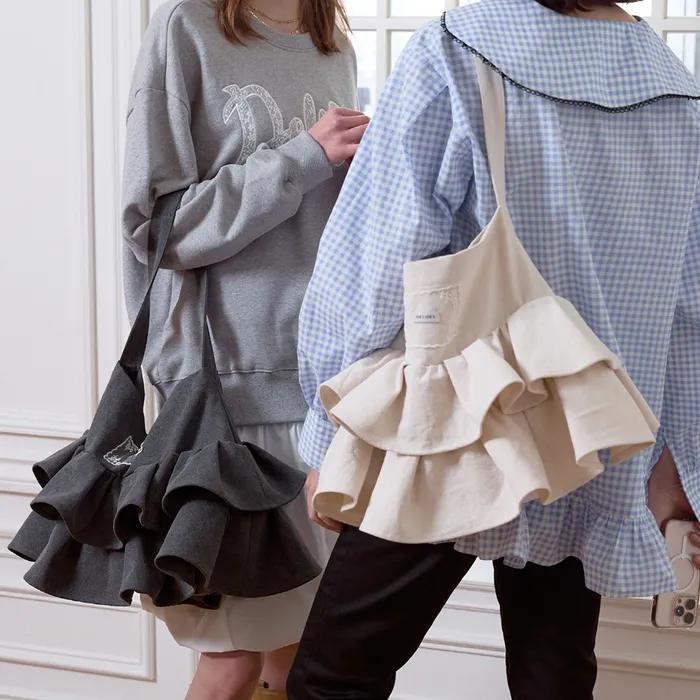 [Yeonwoo's Pick] Frill Bag (2 Colors)
