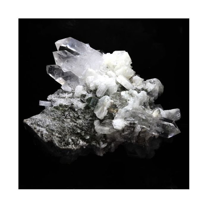 Pierres et Minéraux. Quartz + Albite. 501.7 ct. Plan du Lac, Oisans, Savoie, France.