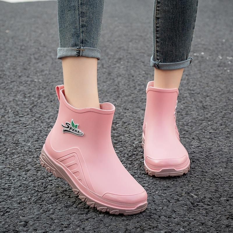 Short Rain Shoes Women's New Fashion Casual Thermal Shoes Overshoes Non-slip Velvet Student Rain Boots Water Shoes Women