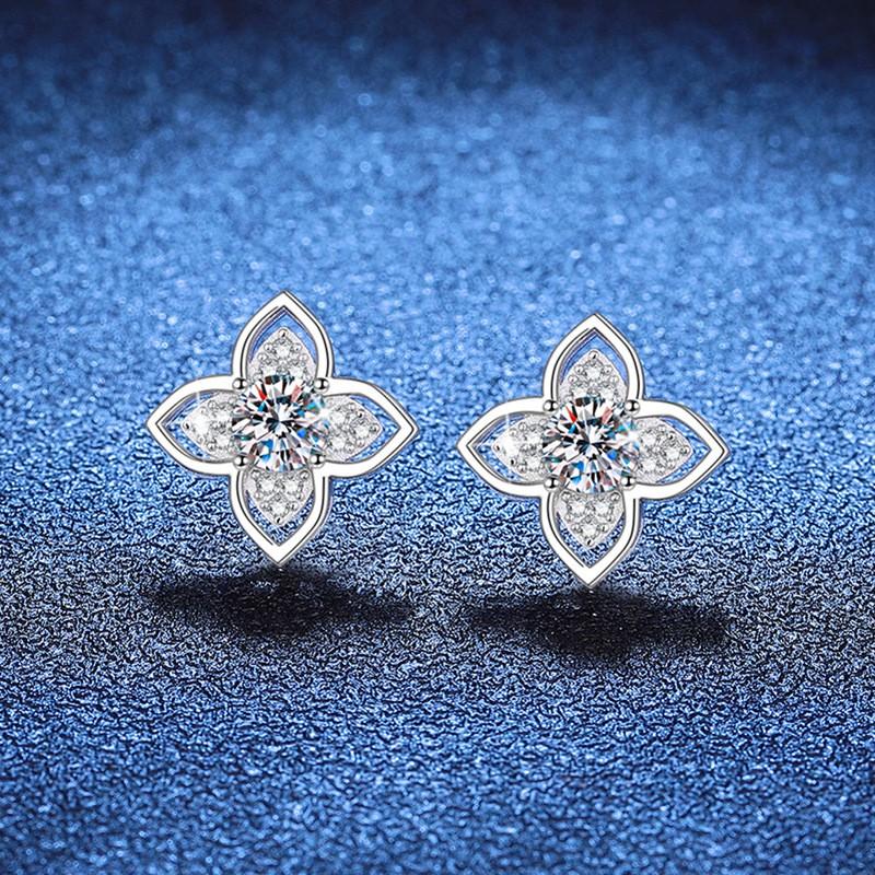 Sterling Clover Stud Earrings With 50-Point Moissanite Chic Floral Design Women 925 Sterling Silver