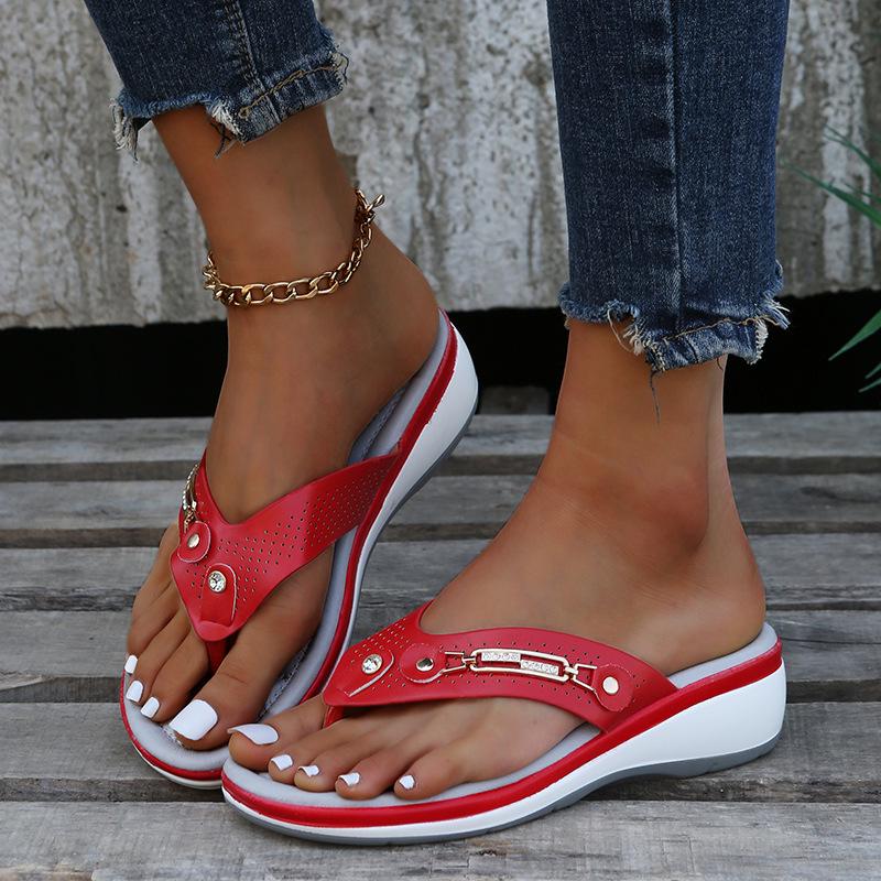 Sommer 2024 Damen Übergröße Keilabsatz Flip-Flops mit Metallschnalle - Lässige Europäische & Amerikanische Style Strand Sandalen