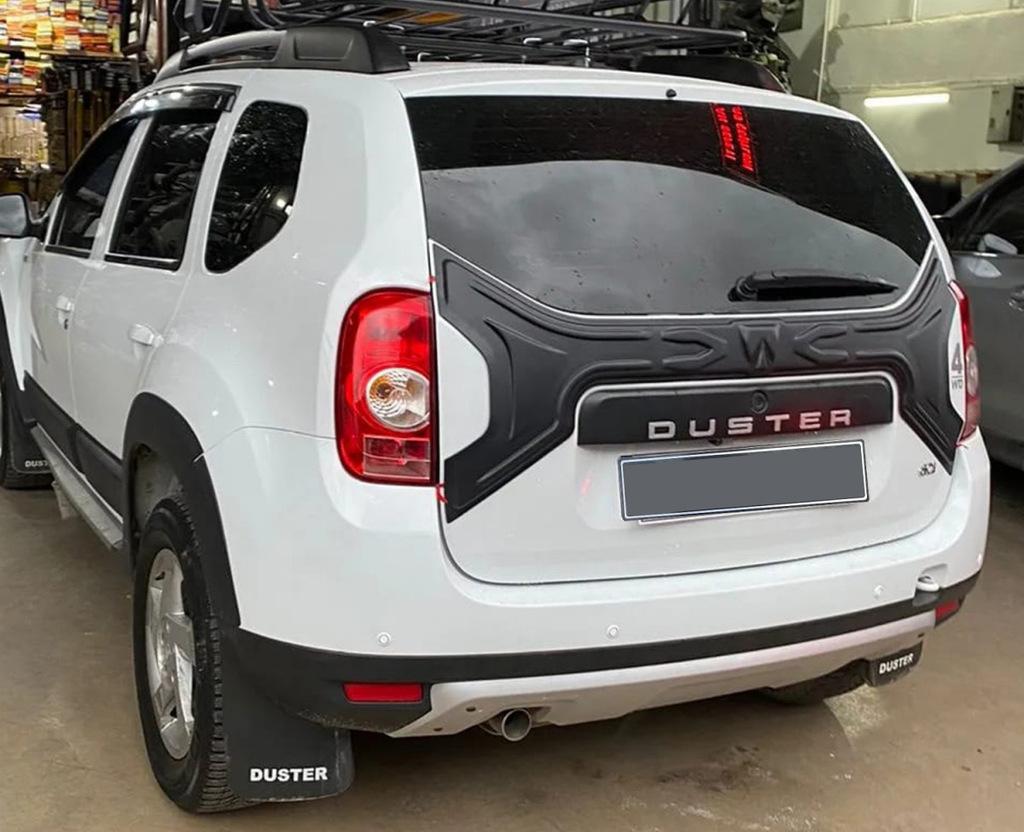 Plastic Trim On the Trunk Lid for Renault Duster 2008-2017