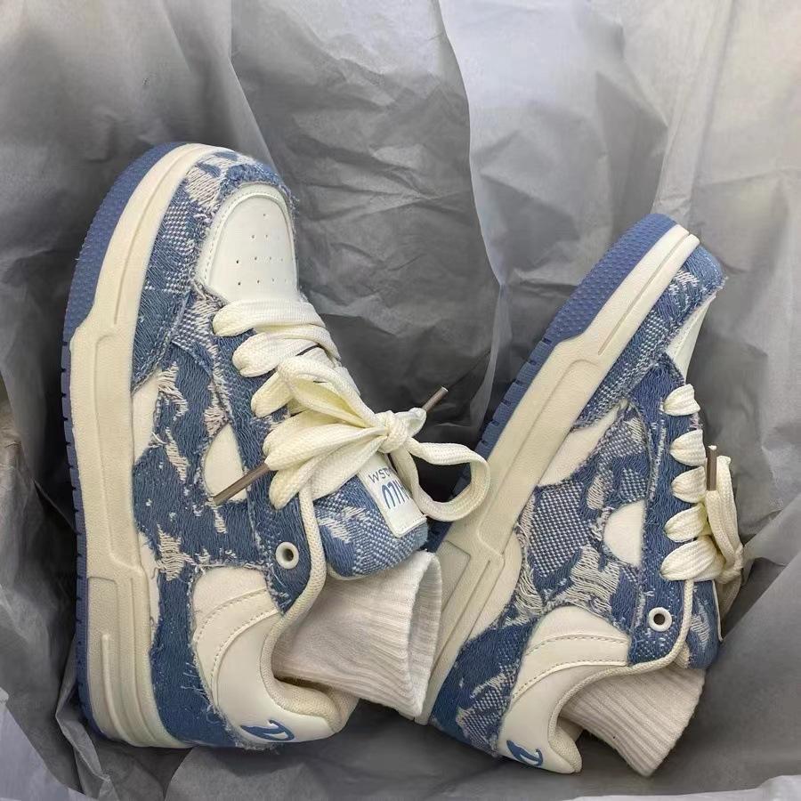 Women Shoes for Men Tennis Retro Cross Graffiti Skateboard Shoes Fashion Sneakers Couple Sports Casual Shoes New Punk Leather